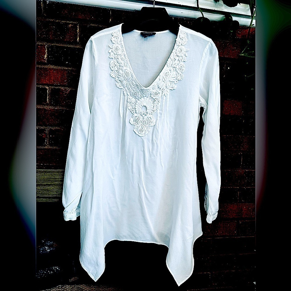 #7) Spence 100 % Viscose lace( embroidery)neck line top excellent condition.